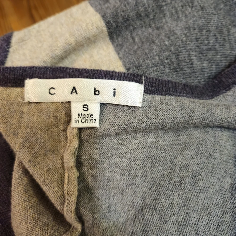 Cabi Gray and Cream Sweater - Picture 5 of 5